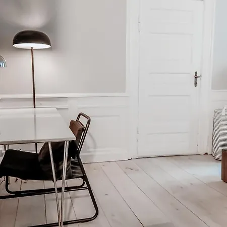 Bright Nordic Flat In Historic Cph Διαμέρισμα *