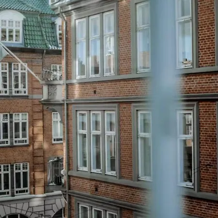 Bright Nordic Flat In Historic Cph